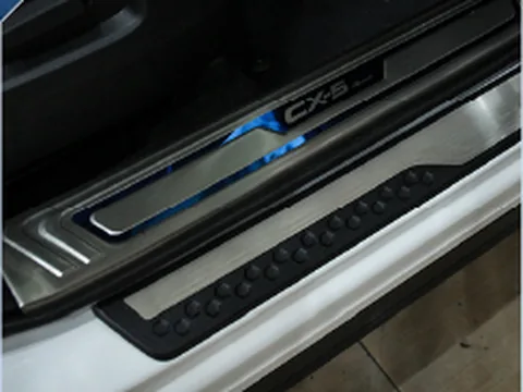 Gioăng cửa dưới — vị trí cần xịt NOMA 130